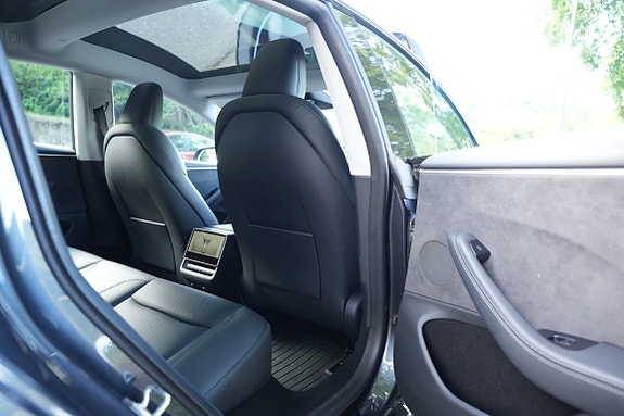 Tesla Model 3 12 of 25