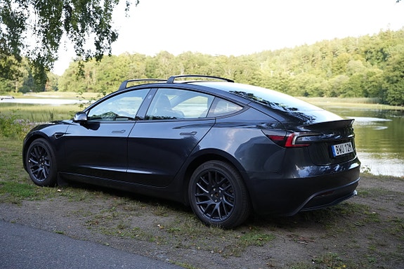Tesla Model 3 2 of 25