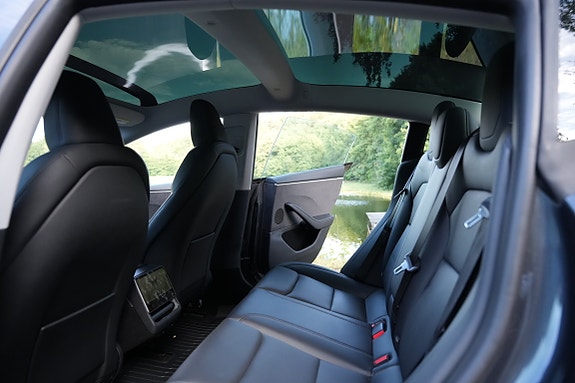 Tesla Model 3 22 of 25