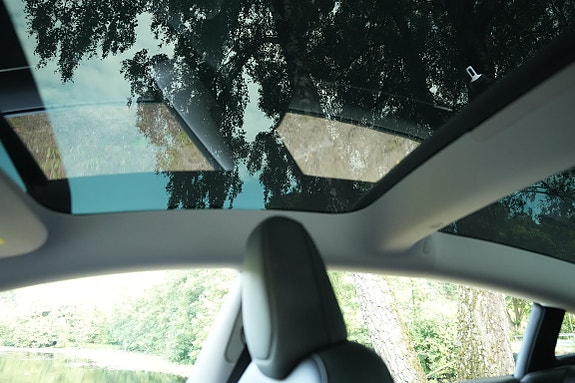 Tesla Model 3 4 of 25