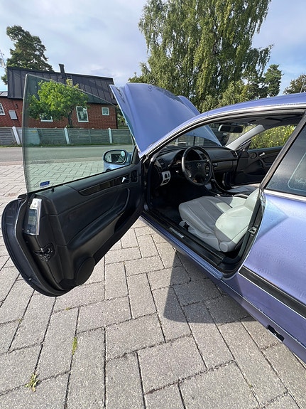 Mercedes-Benz CLK200 18 of 24