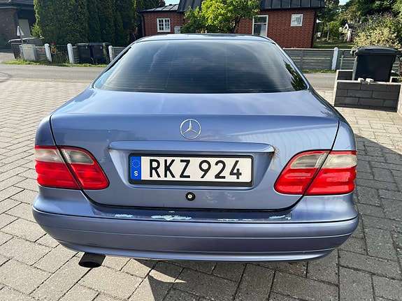 Mercedes-Benz CLK200 5 of 24