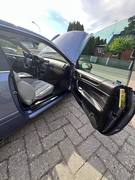 Mercedes-Benz CLK200 19 of 24