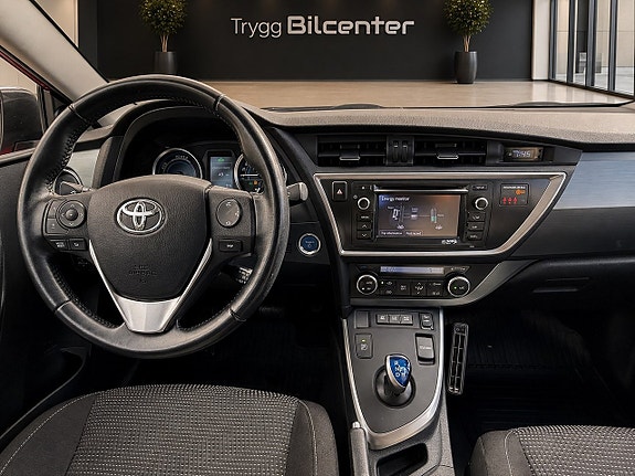 Toyota Auris 14 of 21