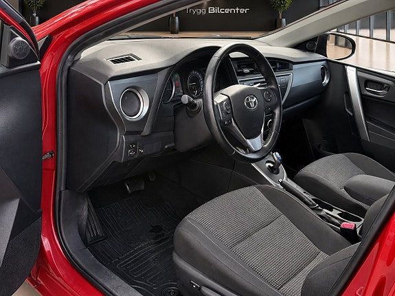 Toyota Auris 10 of 21
