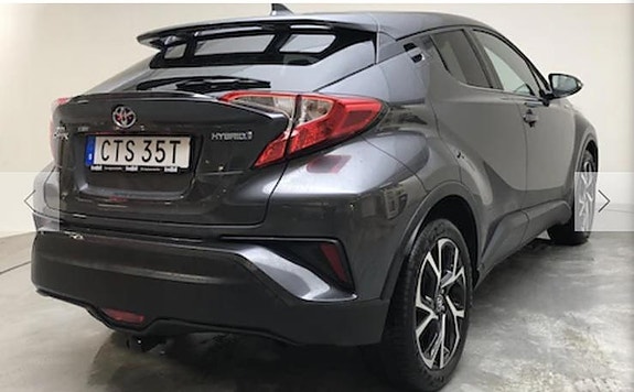 Toyota C-HR 3 of 4