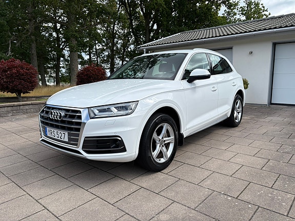Audi Q5 2 of 12