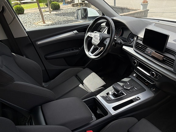 Audi Q5 7 of 12