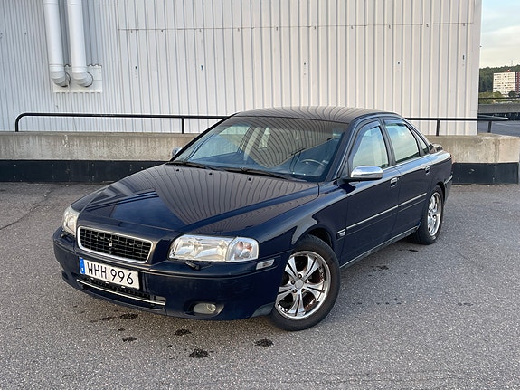 Volvo S80 2 of 6