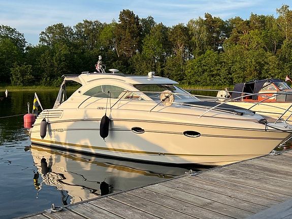 Grandezza 31OC 2009, 370hk 4 of 16