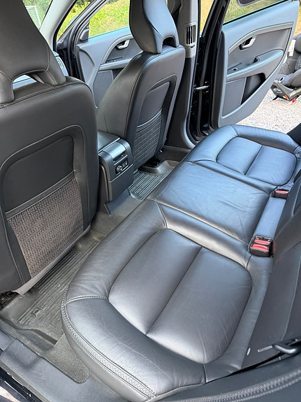 Volvo XC70 7 of 11