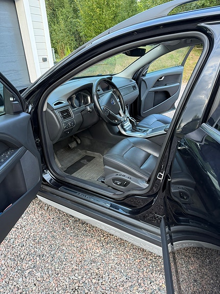 Volvo XC70 6 of 11