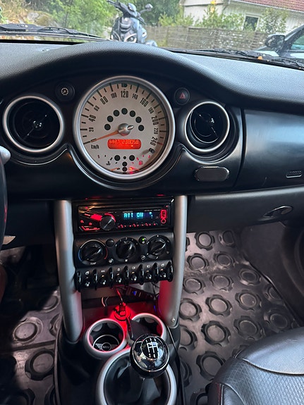 MINI Cooper 7 of 9