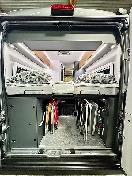Adria Twin 640 SLB 60Y Edition Långbädd Solpanel Lithium Drag 1 Ägare 28 of 30