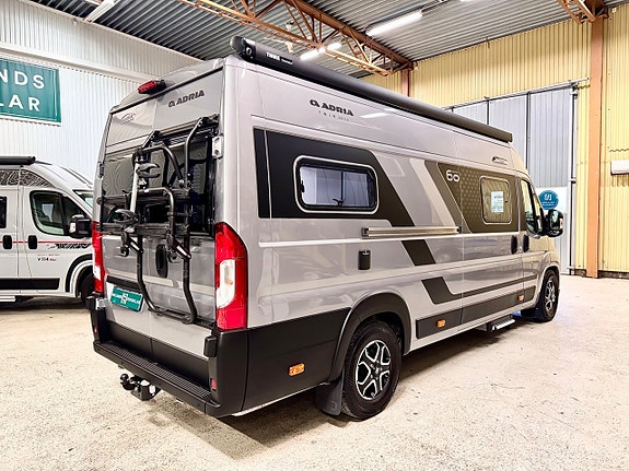 Adria Twin 640 SLB 60Y Edition Långbädd Solpanel Lithium Drag 1 Ägare 5 of 30