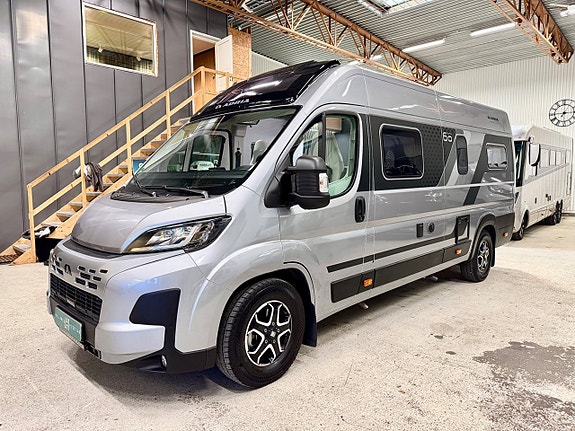 Adria Twin 640 SLB 60Y Edition Långbädd Solpanel Lithium Drag 1 Ägare 2 of 30