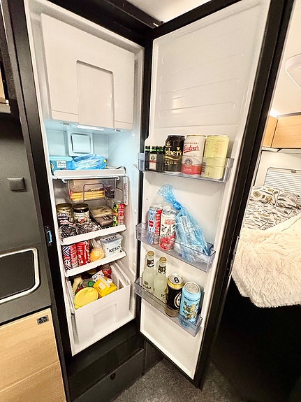 Adria Twin 640 SLB 60Y Edition Långbädd Solpanel Lithium Drag 1 Ägare 22 of 30