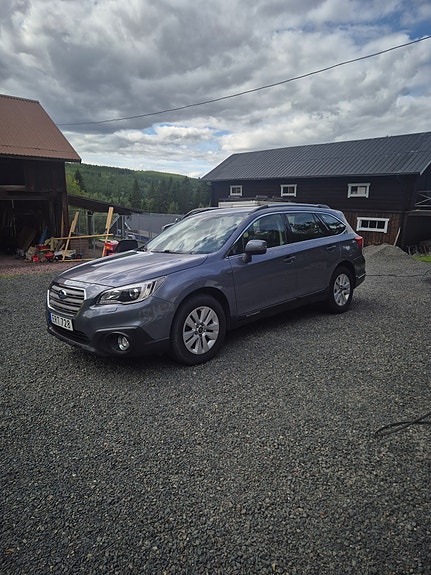 Subaru Outback 2 of 8