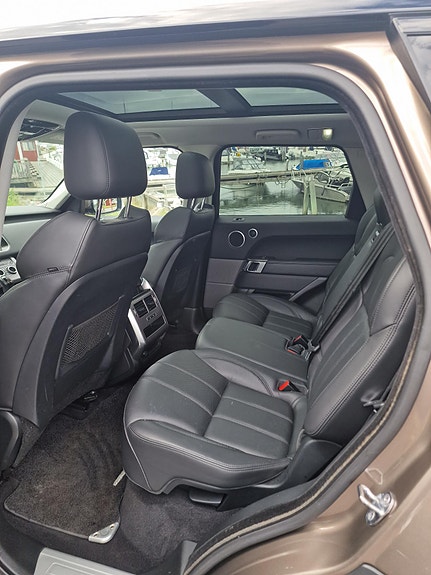 Land Rover Range Rover Sport 5 of 10