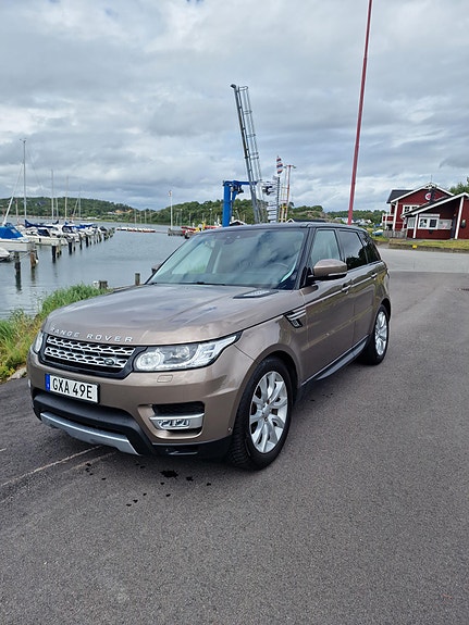 Land Rover Range Rover Sport 3 of 10