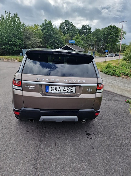 Land Rover Range Rover Sport 4 of 10