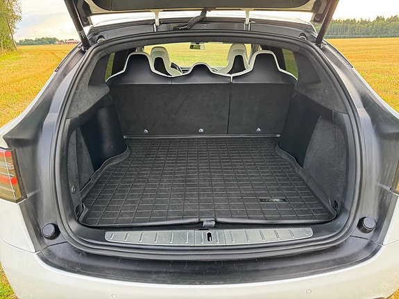 Tesla Model X 30 of 30