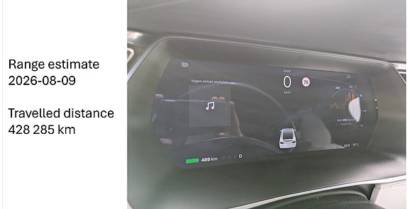 Tesla Model X 28 of 30