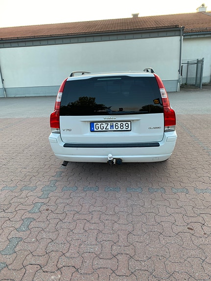 Volvo V70 3 of 16
