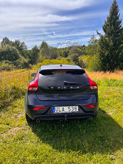 Volvo V40 3 of 4