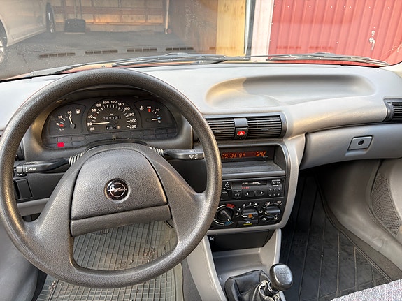 Opel Astra 9 of 13