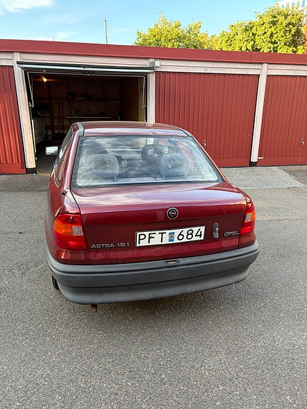 Opel Astra 3 of 13