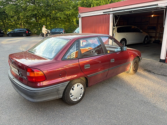 Opel Astra 12 of 13