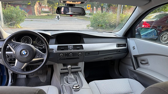 BMW 525i 7 of 13