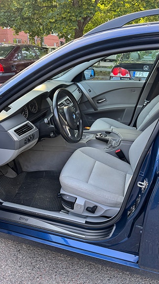BMW 525i 9 of 13