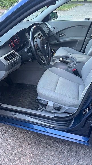 BMW 525i 5 of 13