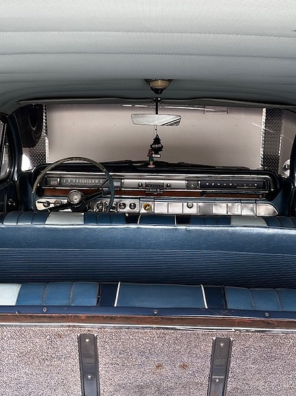 Pontiac Bonneville 5 of 6