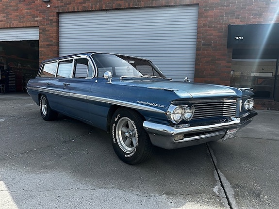Pontiac Bonneville 2 of 6