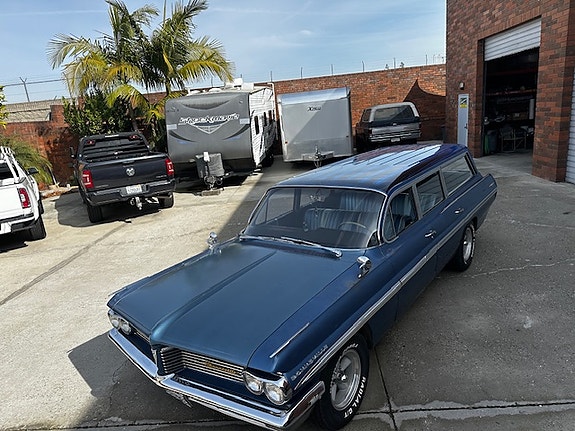 Pontiac Bonneville 4 of 6