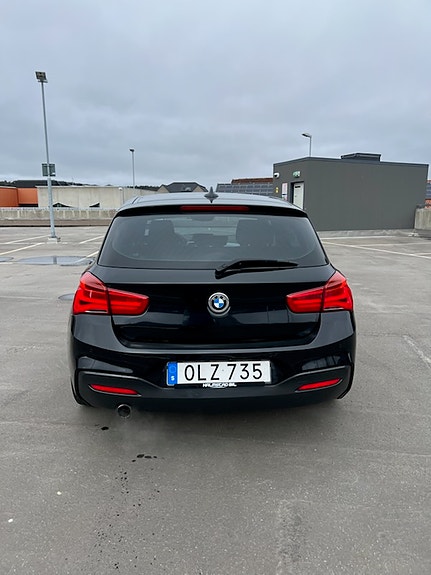 BMW 118i 3 of 8