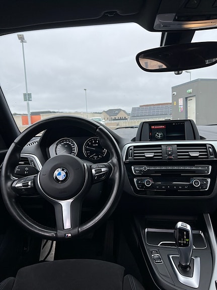 BMW 118i 6 of 8