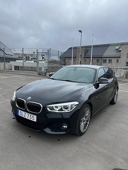 BMW 118i 4 of 8