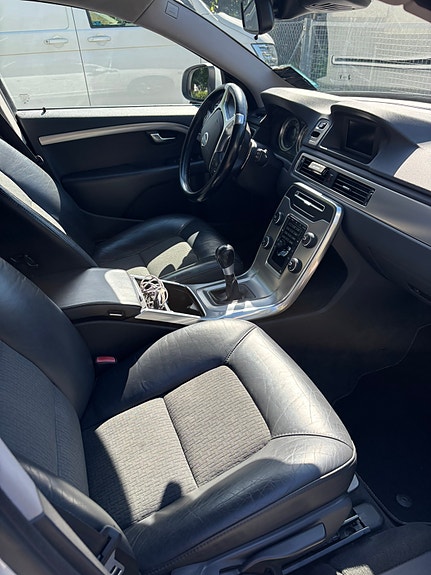 Volvo V70 6 of 7