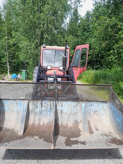 Volvo BM 400 3 of 8