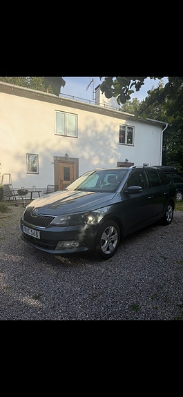 Skoda Fabia 2 of 16