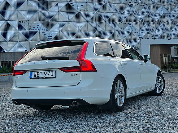 Volvo V90 3 of 5