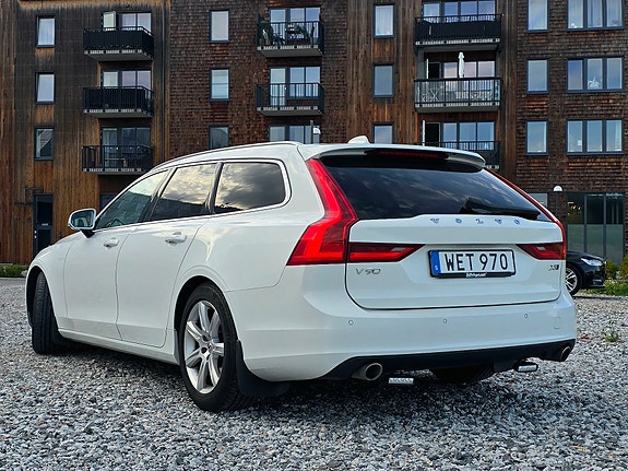 Volvo V90 4 of 5