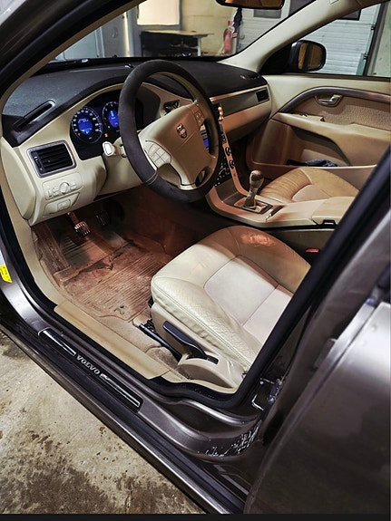 Volvo V70 14 of 14