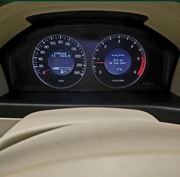Volvo V70 6 of 14
