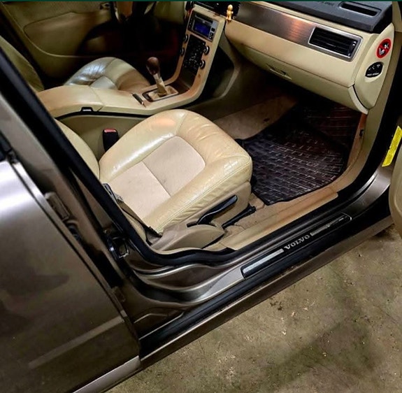 Volvo V70 8 of 14