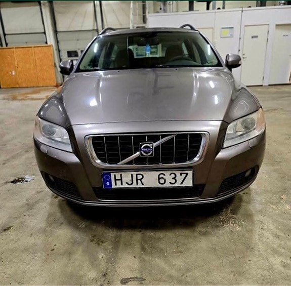 Volvo V70 9 of 14